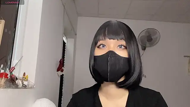 Snapshot of Tieu-May chatting on February 28, 7:31 am Tieu-May online show from February 28, 7:31 am