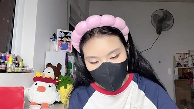Tieu-May online show from May 6, 8:58 pm