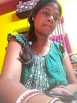 Snapshot of Romance_Aliya chatting on February 8, 9:40 pm Romance Aliya online show from February 8, 9:40 pm