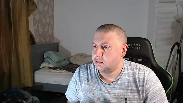 Snapshot of thetalldude265 chatting on January 11, 11:48 am thetalldude265 online show from January 11, 11:48 am