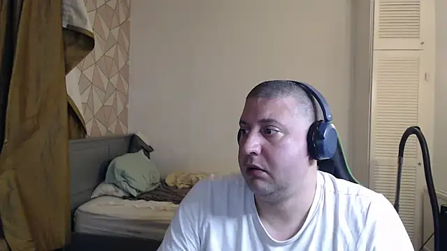 Snapshot of thetalldude265 chatting on January 12, 4:45 pm thetalldude265 online show from January 12, 4:45 pm