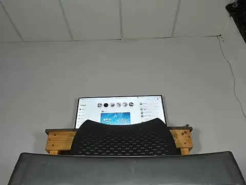 nickytabitch online show from January 18, 10:35 pm