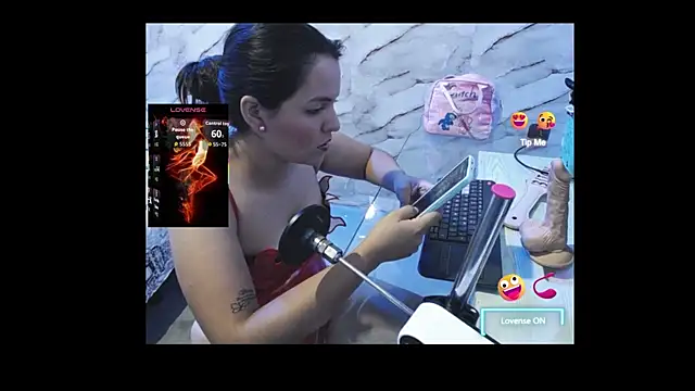 zaraluxx1 online show from January 15, 11:52 pm