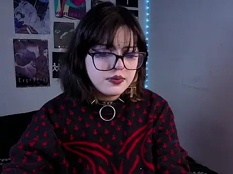 Snapshot of Scarleth_Shadow1 chatting on April 23, 2:46 am Scarleth Shadow1 online show from April 23, 2:46 am