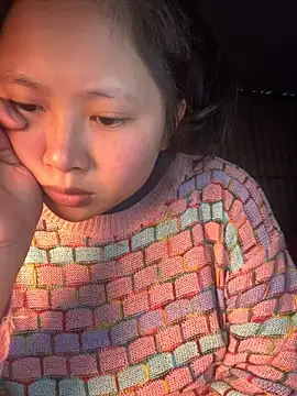 Snapshot of -Melanie-e chatting on January 8, 8:05 am -Melanie-e online show from January 8, 8:05 am