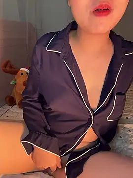 Snapshot of Bong_lovelyy chatting on January 8, 1:08 am Bong lovelyy online show from January 8, 1:08 am