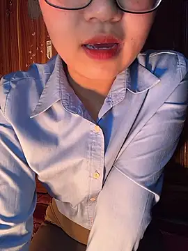 Snapshot of Bong_lovelyy chatting on January 9, 5:10 am Bong lovelyy online show from January 9, 5:10 am