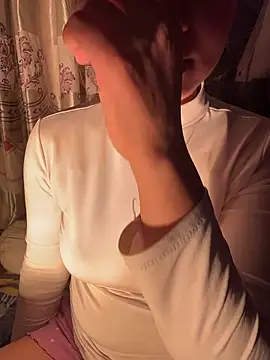 Snapshot of Bong_lovelyy chatting on January 10, 2:30 pm Bong lovelyy online show from January 10, 2:30 pm