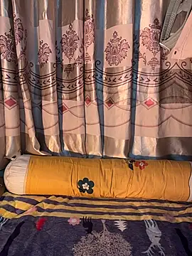 Snapshot of Bong_lovelyy chatting on January 12, 5:12 am Bong lovelyy online show from January 12, 5:12 am