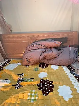 Snapshot of Bong_lovelyy chatting on January 13, 5:13 am Bong lovelyy online show from January 13, 5:13 am