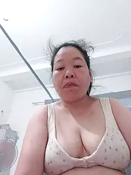 Snapshot of donaaa2 chatting on April 10, 9:30 pm donaaa2 online show from April 10, 9:30 pm