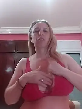 Snapshot of Adinashow12 chatting on February 28, 8:54 pm Adinashow12 online show from February 28, 8:54 pm