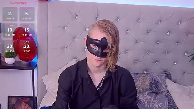 Snapshot of ArnoldRizzo chatting on February 21, 6:31 pm ArnoldRizzo online show from February 21, 6:31 pm