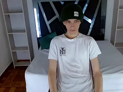 Snapshot of sora_jun chatting on April 28, 12:43 pm sora jun online show from April 28, 12:43 pm