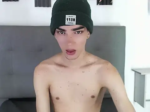 Snapshot of sora_jun chatting on May 13, 12:35 pm sora jun online show from May 13, 12:35 pm