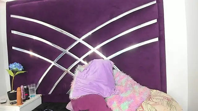 aishaxht online show from February 3, 2:53 am