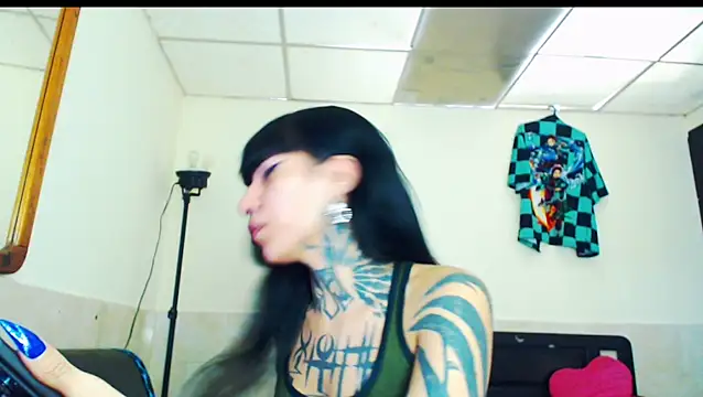 Snapshot of jazmin_wolf chatting on February 7, 8:23 pm jazmin wolf online show from February 7, 8:23 pm