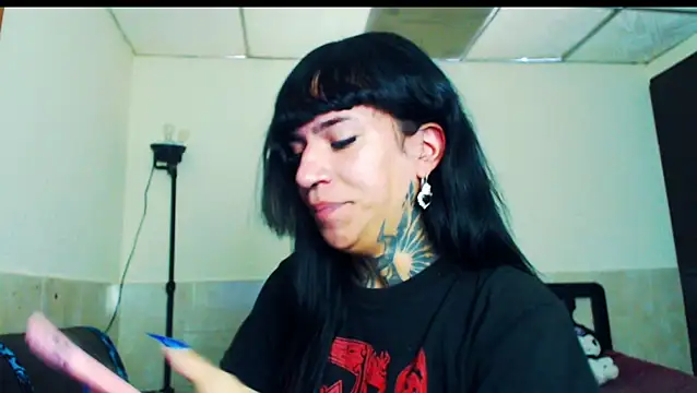 Snapshot of jazmin_wolf chatting on February 26, 12:15 pm jazmin wolf online show from February 26, 12:15 pm