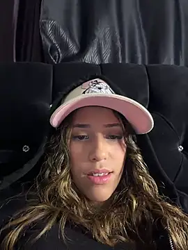 vicky bass  online show from April 25, 12:13 am