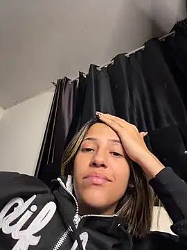 vicky bass  online show from June 16, 2:58 am