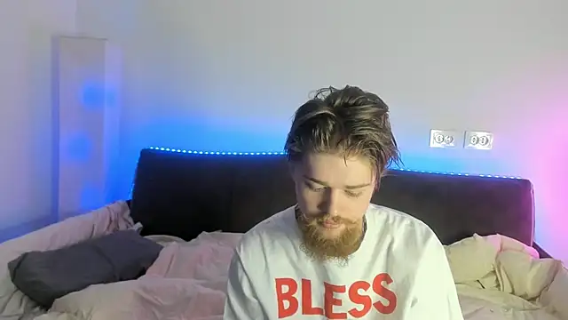 Snapshot of Lev_Miller chatting on February 19, 4:30 am Lev Miller online show from February 19, 4:30 am