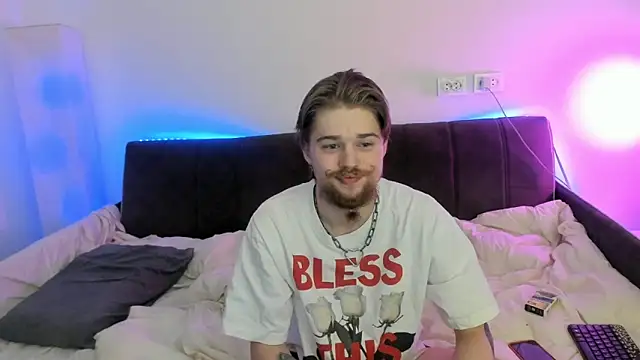 Snapshot of Lev_Miller chatting on February 27, 10:32 pm Lev Miller online show from February 27, 10:32 pm