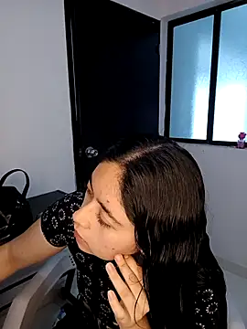 Snapshot of SweetAlbedo chatting on February 24, 6:39 pm SweetAlbedo online show from February 24, 6:39 pm