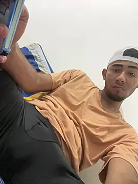 youngalexofficial online show from January 13, 5:35 am