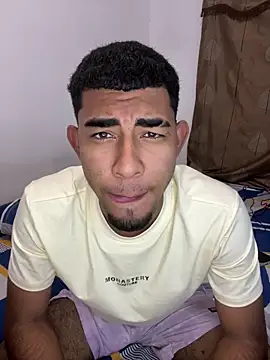 Snapshot of youngalexofficial chatting on February 19, 3:24 am youngalexofficial online show from February 19, 3:24 am