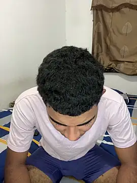 Snapshot of youngalexofficial chatting on February 22, 4:46 am youngalexofficial online show from February 22, 4:46 am