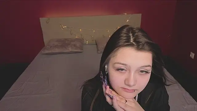 Snapshot of xxxnaughtyfoxyxxx chatting on March 2, 9:27 am xxxnaughtyfoxyxxx online show from March 2, 9:27 am