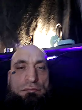 Snapshot of RealisedBooking chatting on February 11, 9:14 am RealisedBooking online show from February 11, 9:14 am