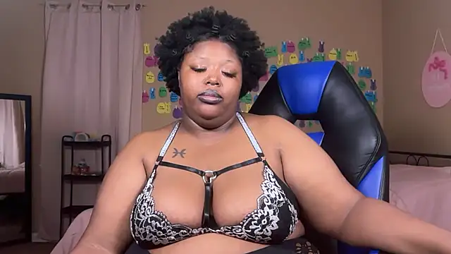 Chocolatebunnyxx96 online show from July 16, 3:45 am