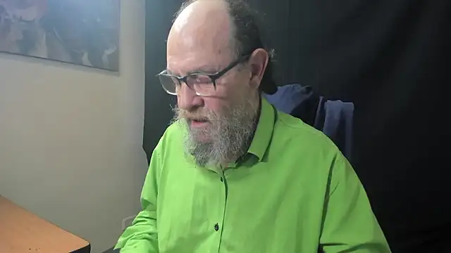 Uncle Hottie online show from February 1, 3:32 pm