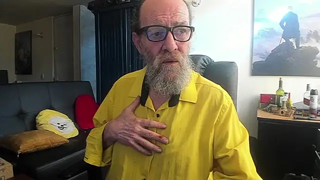 Uncle Hottie online show from June 3, 9:31 pm