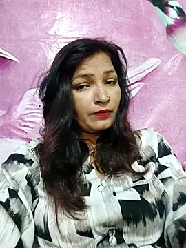 Snapshot of Priyaa_1433 chatting on July 5, 4:30 am Priyaa 1433 online show from July 5, 4:30 am