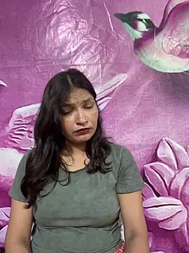 Snapshot of Priyaa_1433 chatting on August 1, 7:24 pm Priyaa 1433 online show from August 1, 7:24 pm