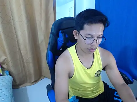 Snapshot of holly_oreo chatting on August 2, 3:10 pm holly oreo online show from August 2, 3:10 pm