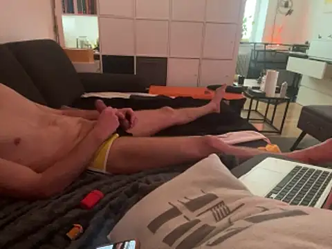 FFistPig69 online show from May 12, 4:31 am