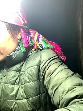 Snapshot of hinicky-0 chatting on January 7, 1:41 am hinicky-0 online show from January 7, 1:41 am