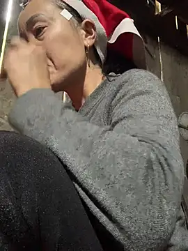 Snapshot of hinicky-0 chatting on January 15, 2:05 am hinicky-0 online show from January 15, 2:05 am