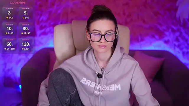 AlexaFleur online show from April 5, 7:44 pm