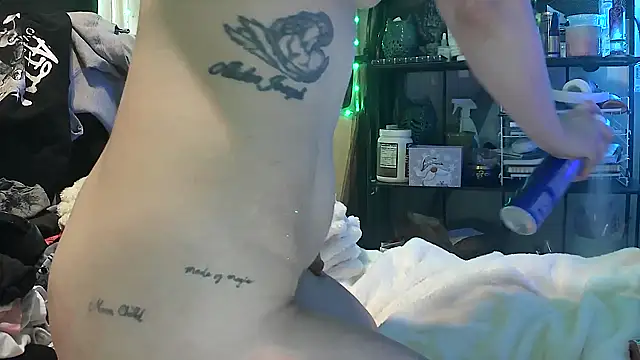 SultryEroticSlut online show from March 29, 8:20 pm