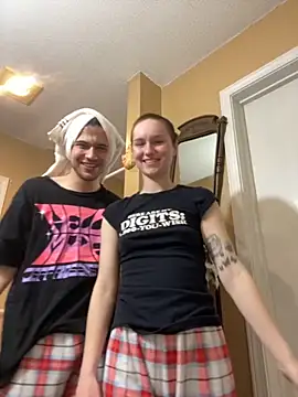 Snapshot of SugarNCinnamon chatting on February 8, 12:47 am SugarNCinnamon online show from February 8, 12:47 am