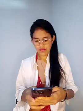 Snapshot of Elizabeth_manzon chatting on April 5, 8:06 pm Elizabeth manzon online show from April 5, 8:06 pm