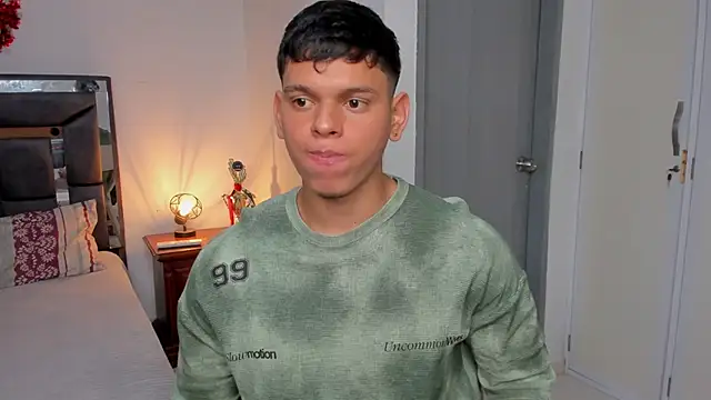 stefan leenox online show from February 5, 11:53 pm