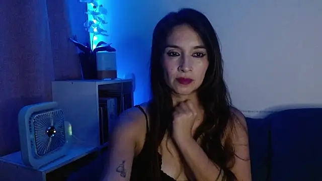 Almaglow  online show from March 2, 1:52 am