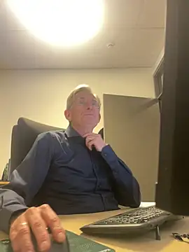 Pierre4tjyxx online show from February 23, 4:26 pm