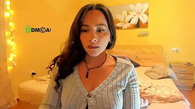 juliiaroberts online show from March 27, 3:45 am