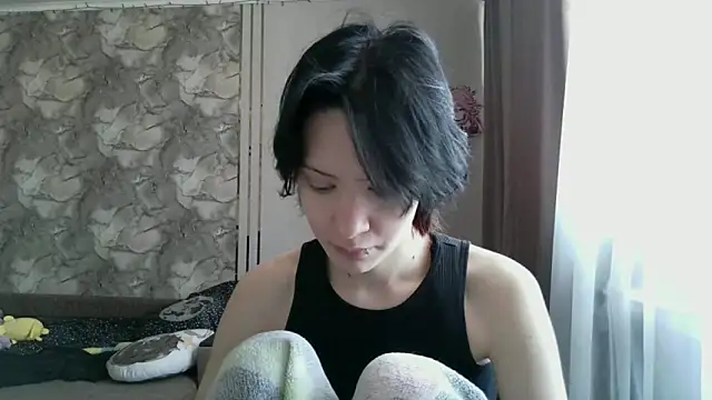 LxayBloom online show from February 6, 9:34 am